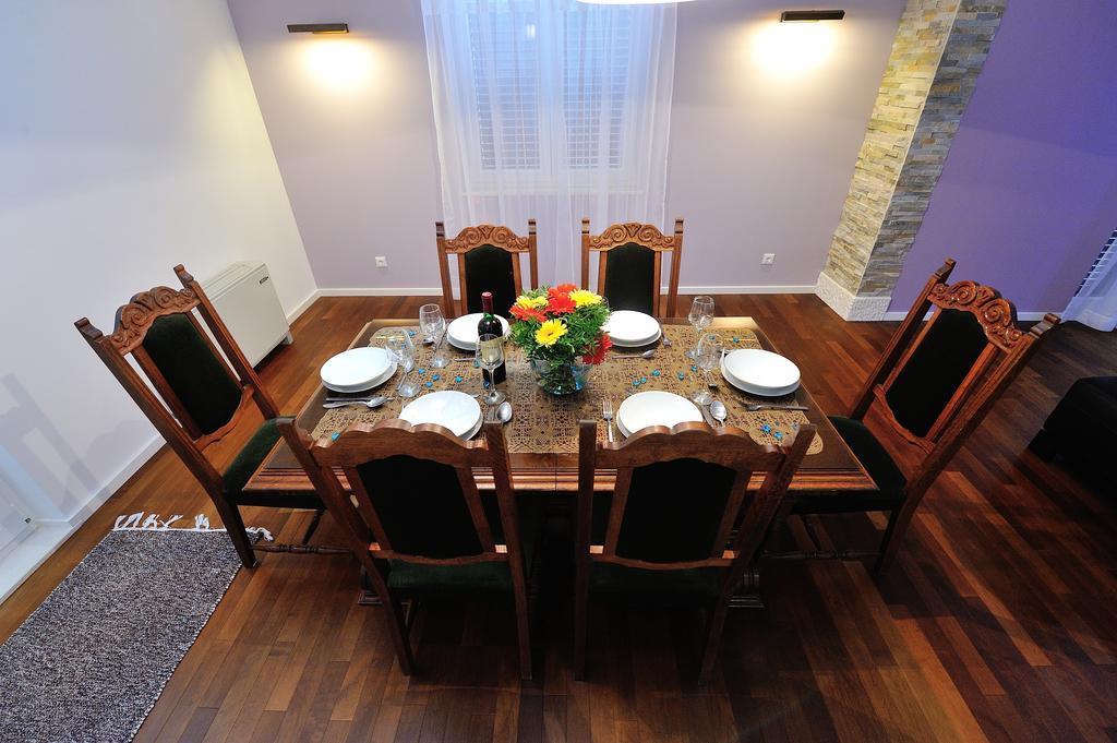 Apartments Villa White House Омиш Номер фото