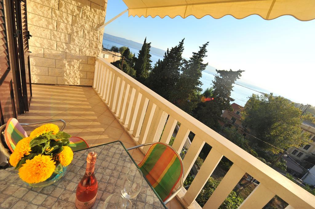 Apartments Villa White House Омиш Номер фото